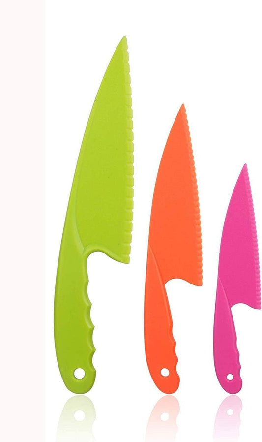 3PCS 3 Colors Plastic Kitchen Knife Set 3 Sizes Kids Nylon Knife Children Safety Cooking Chef Knives for Fruit Lettuce Vegetable Salad Bread ，Nylon Kitchen Knife for Lettuce or Salads